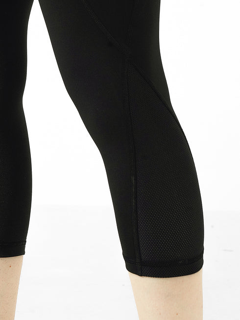 Trifecta Pocket Capri Legging in Black