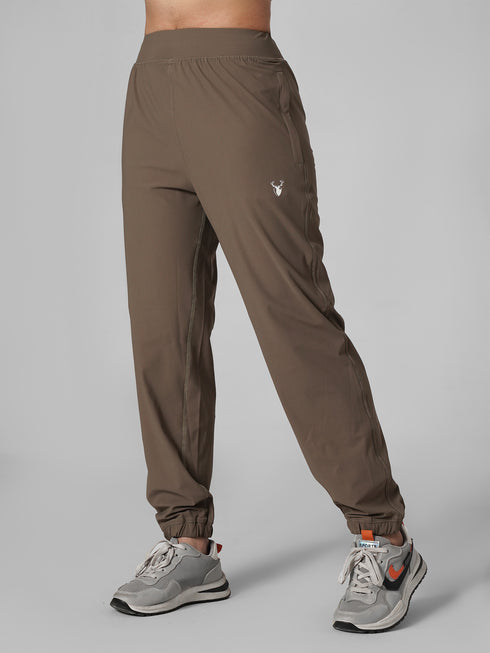 Apex Stretch Technical Joggers in Dust Brown
