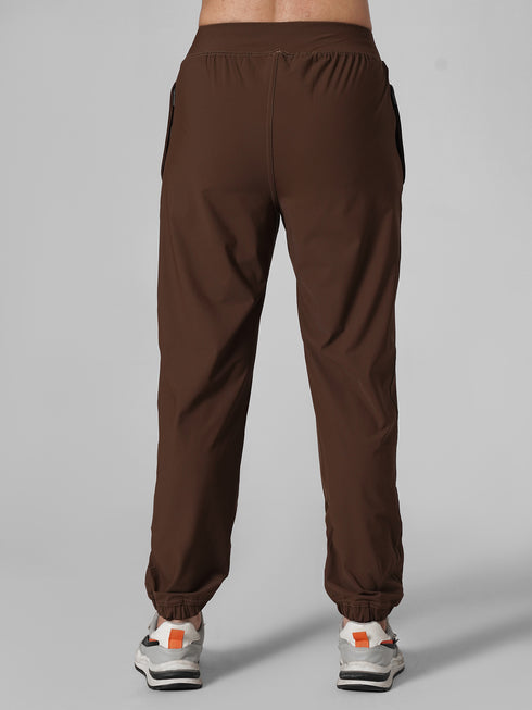 Apex Stretch Technical Joggers in Stone Brown