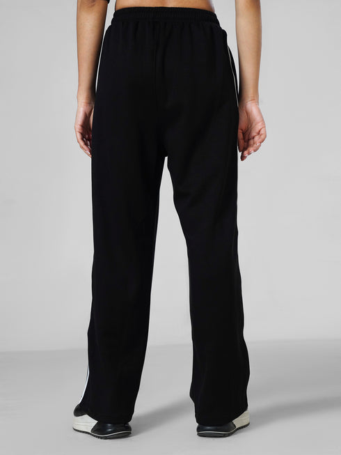 Leera Glide Joggers in Black