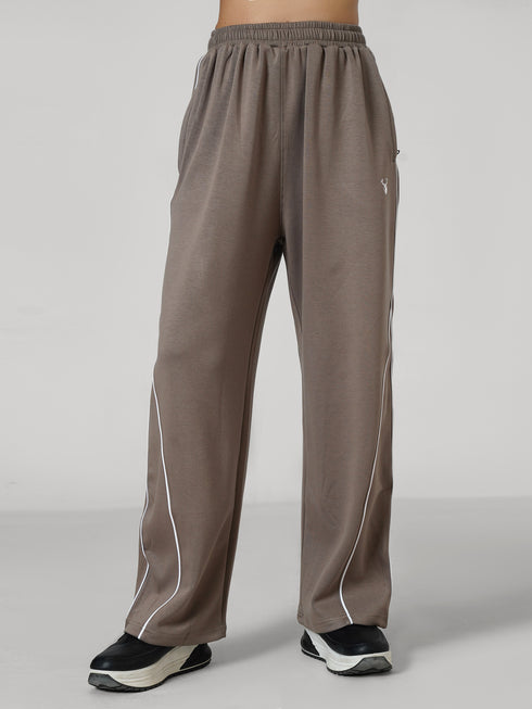 Leera Glide Joggers in Dust Brown