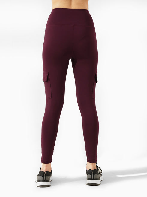 Detailed Cargo Pocket Legging in Maroon