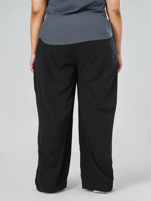 Comfort Core High Rise Jogger in Black ( PLUS SIZE )