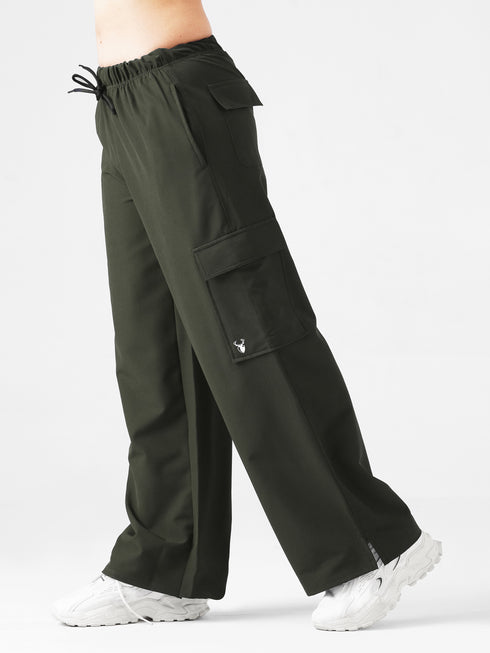 Modest Straight Fit Cargo Joggers in Olive