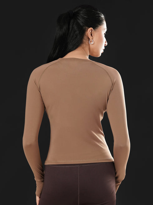 Leera Performance Fitted Tee in Coyote Brown