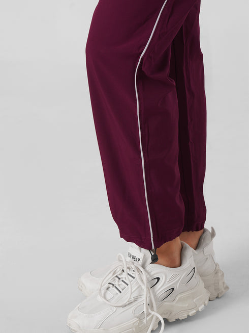 Training Woven Pants in Maroon