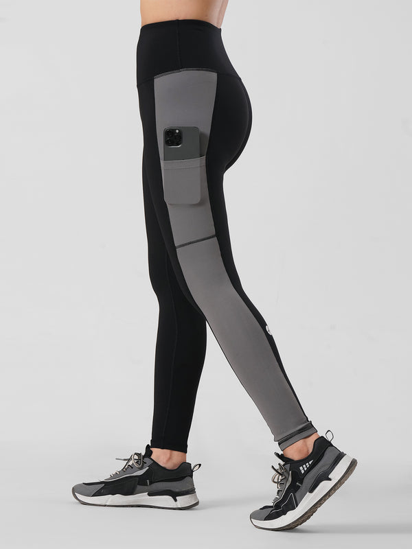 Two Pointer Legging in Black