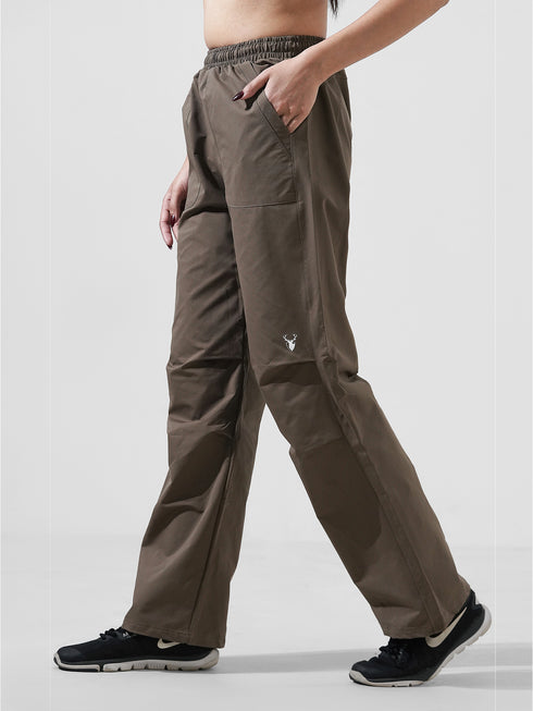 Leera Venture Jogger Pant in Khaki