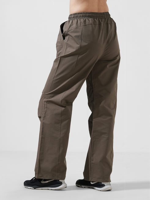 Leera Venture Jogger Pant in Khaki