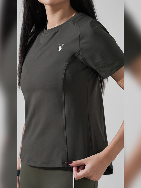 Leera Motion Pleat Performance Tee in Olive