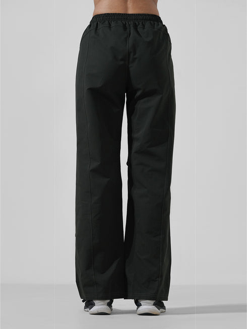 Leera Venture Jogger Pant in Dark Green