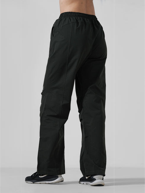 Leera Venture Jogger Pant in Dark Green