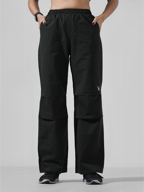 Leera Venture Jogger Pant in Dark Green
