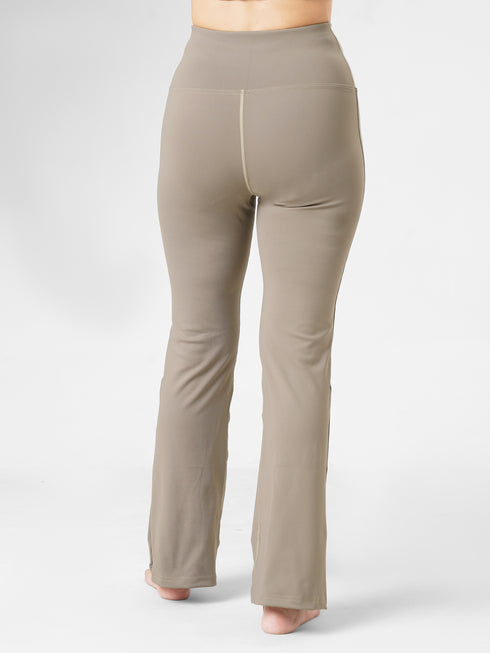 Active Flare Legging In Dust Brown