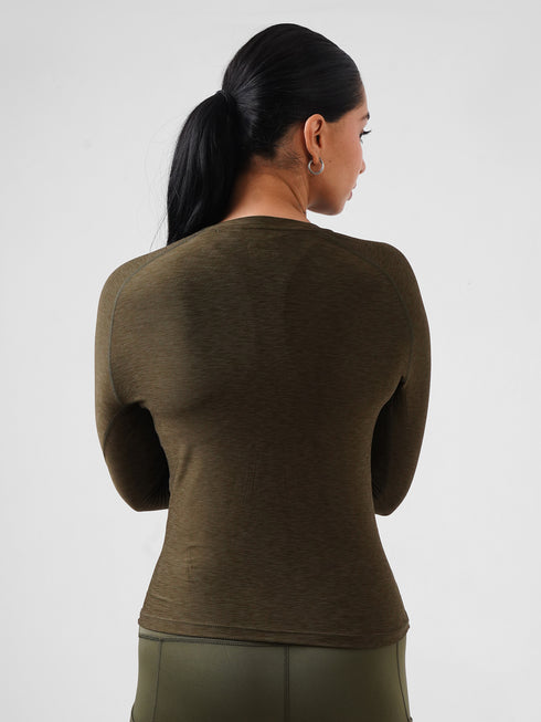 Leera Performance Fitted Tee in Olive Textured