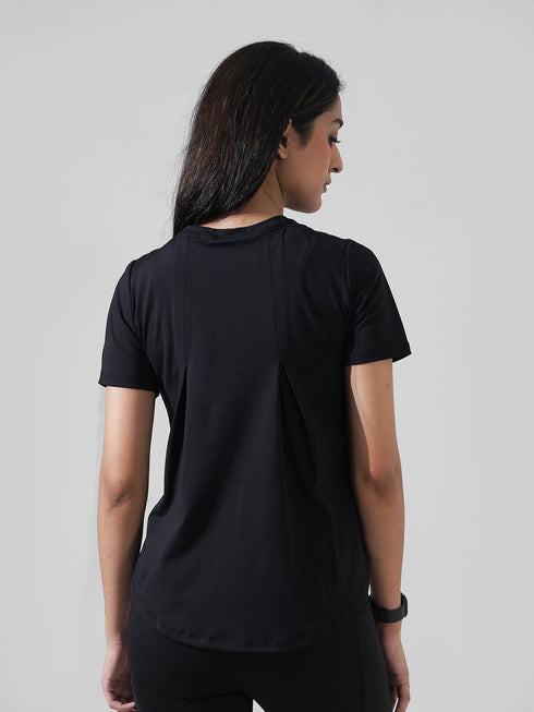 Leera Motion Pleat Performance Tee in Black