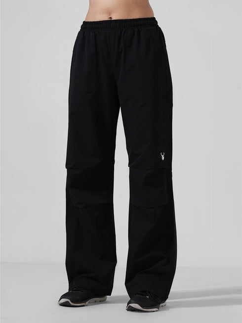 Leera Venture Jogger Pant in Black