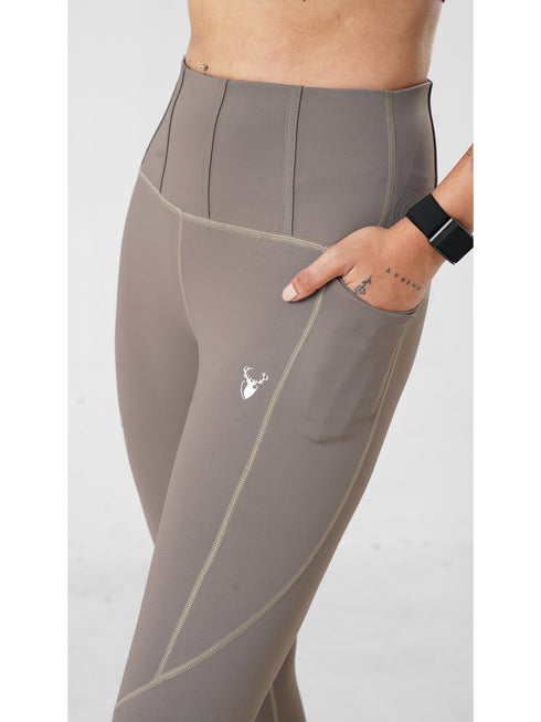 StrideFlex Pocket Legging in Dust Brown