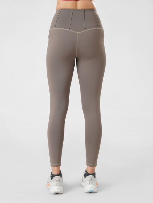 StrideFlex Pocket Legging in Dust Brown