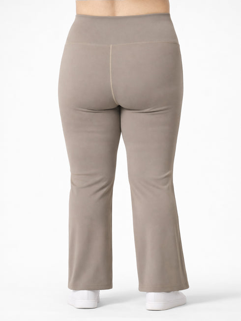 Active Flare Legging In Dust Brown ( Plus size )