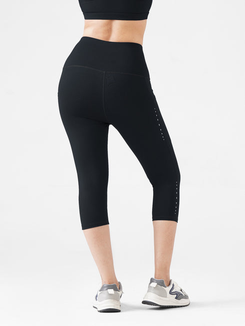 Leera Cropped Capri Pocket Legging in Black
