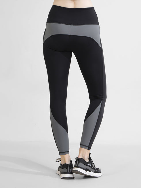 Versatile active pair in black