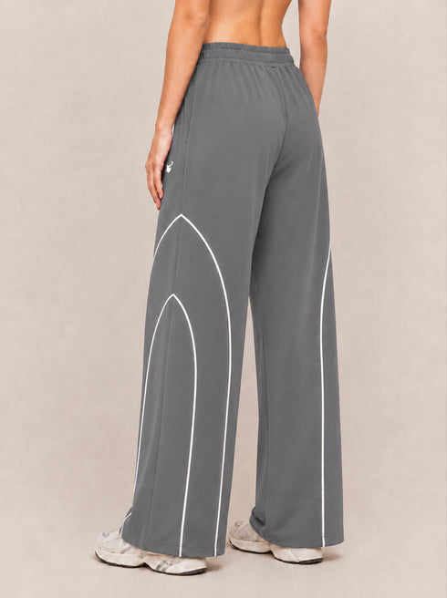 AeroArc Wide-Leg Lightweight Joggers in Grey
