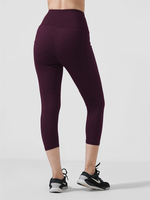 Traction maroon Pocket Capri Legging in Cloud Compression