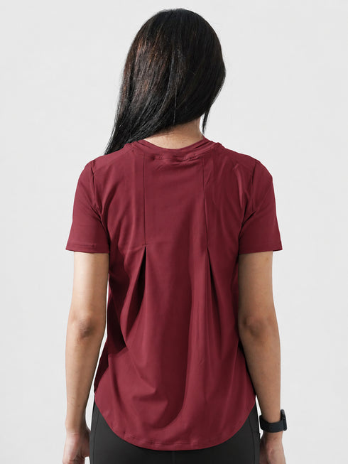 Leera Motion Pleat Performance Tee in Maroon