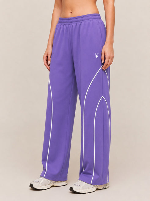 AeroArc Wide-Leg Lightweight Joggers in Electric Violet