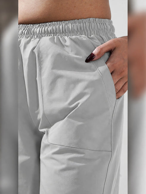 Leera Venture Jogger Pant in Grey